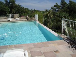 Contruire sa piscine en résine